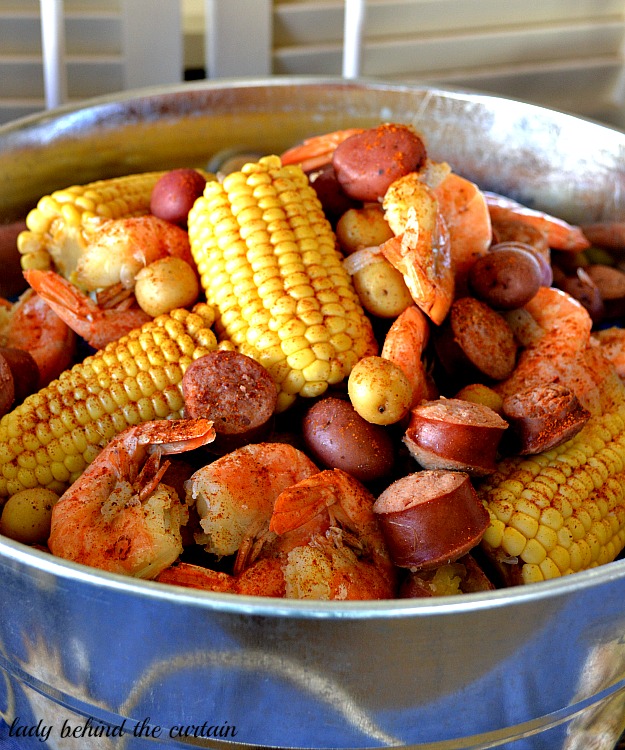 Lady-Behind-The-Curtain-Country-Shrimp-Boil-13.jpg