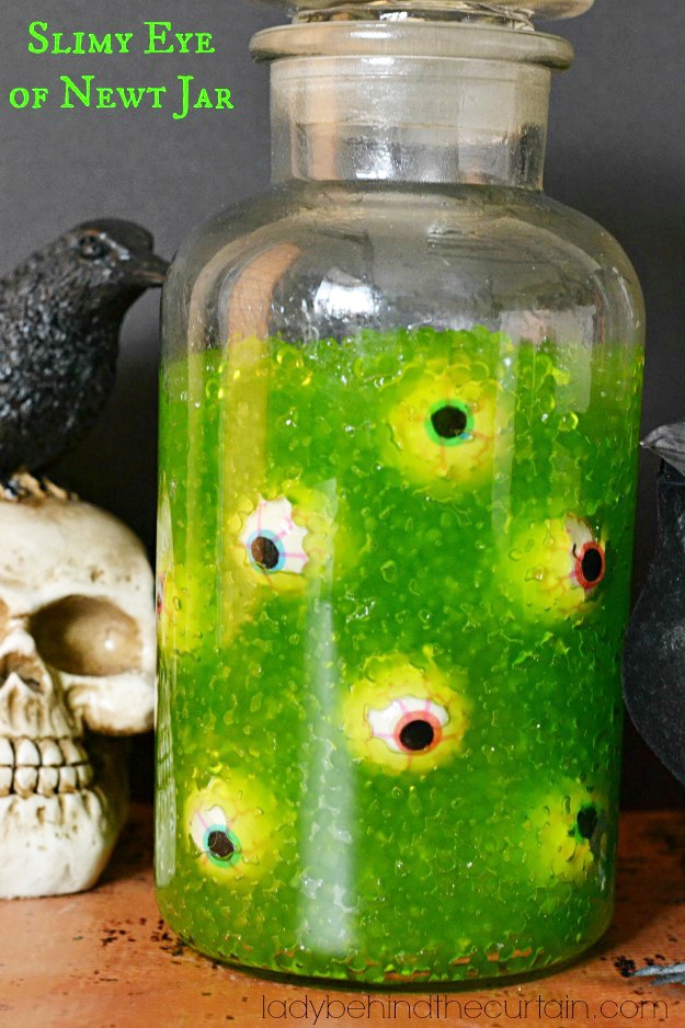 Halloween Slimy Eye of Newt Jar