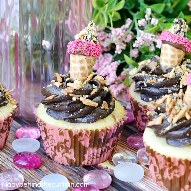 Drumstick Cupcakes - Lady Behind The Curtain