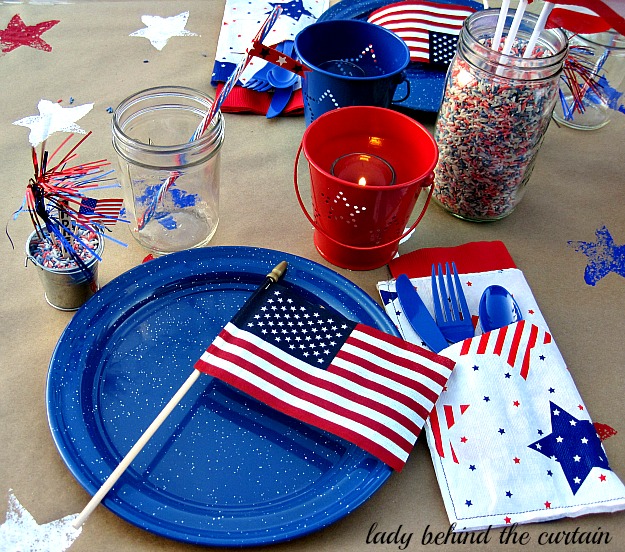 Lady-Behind-The-Curtain-Red-White-and-Blue-Celebration-Tables