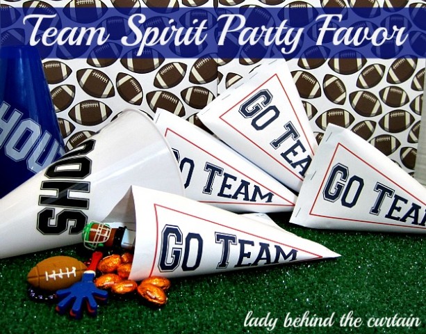Lady Behind The Curtain - Team Spirit Party Favor