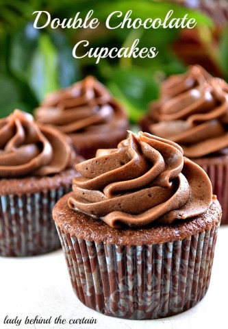 Fluffy Chocolate Cream Cheese Frosting