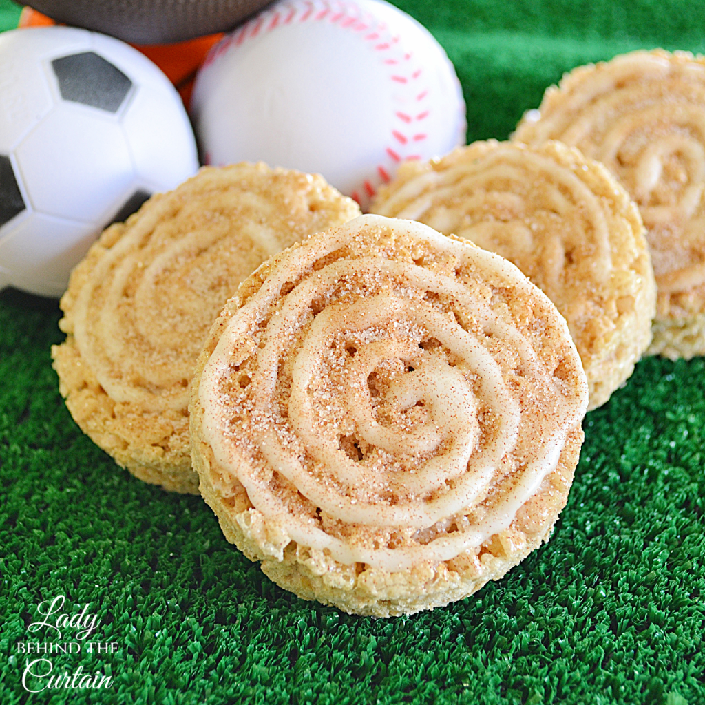 Cinnamon Roll Rice Krispies Treats