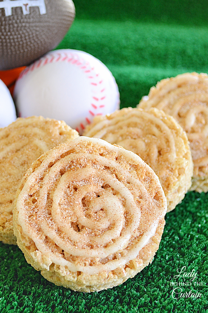 Cinnamon Roll Rice Krispies Treats