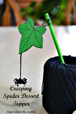 Creeping Spider Dessert Topper - Lady Behind The Curtain