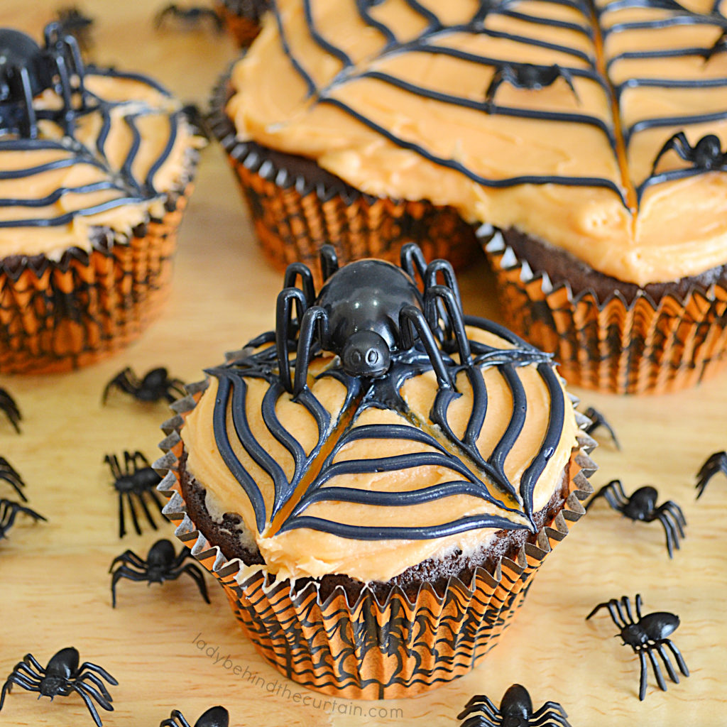 Momma Spider Halloween Pull Apart Cupcakes