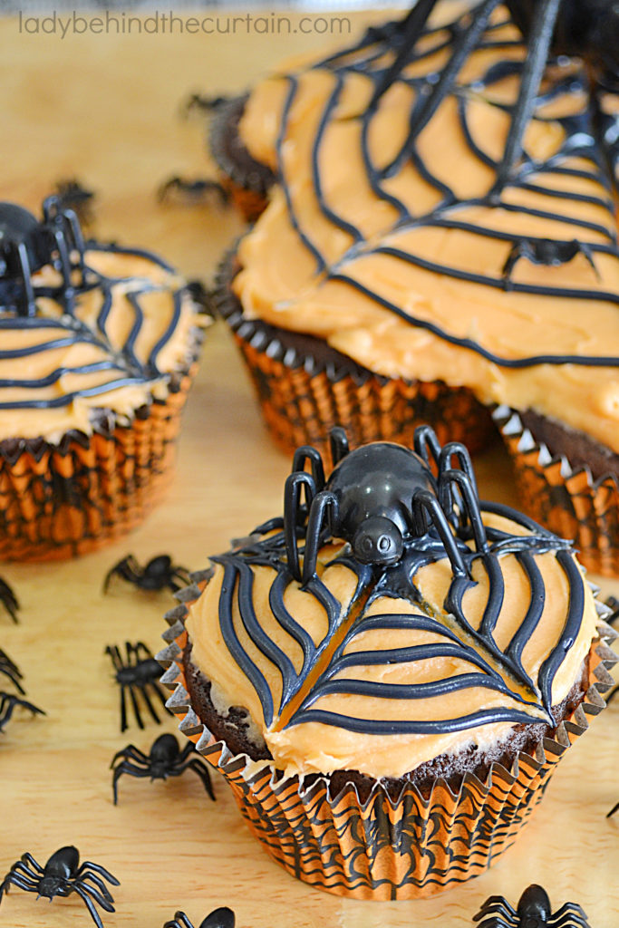 Momma Spider Halloween Pull Apart Cupcakes