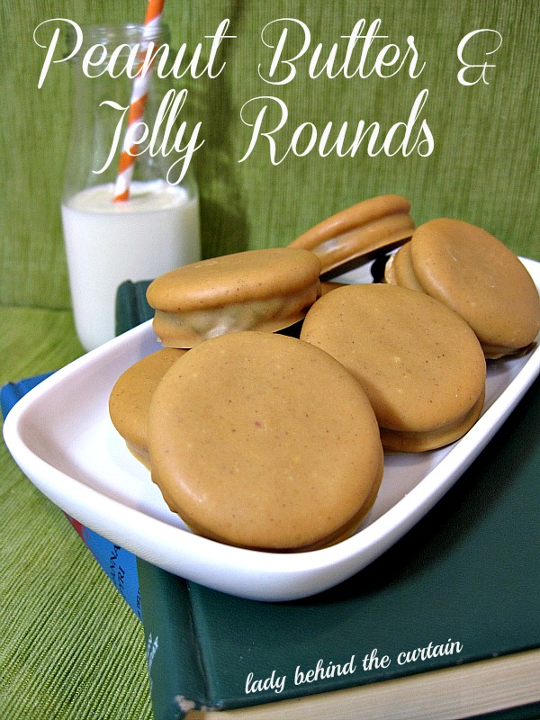 Lady-Behind-The-Curtain-Peanut-Butter-Jelly-Rounds-3