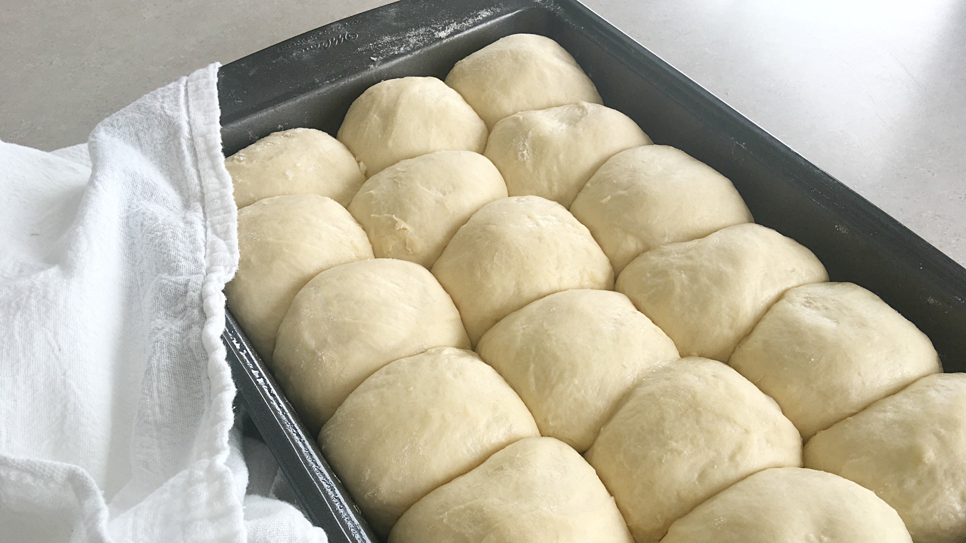 Easy Overnight Refrigerator Dinner Rolls