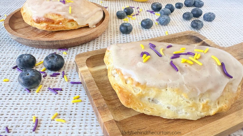 Easy Blueberry Lemon Cream Filled Biscuit