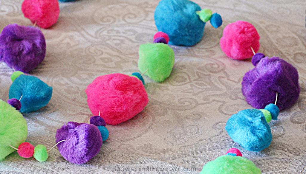 How to make Pom Pom Garland