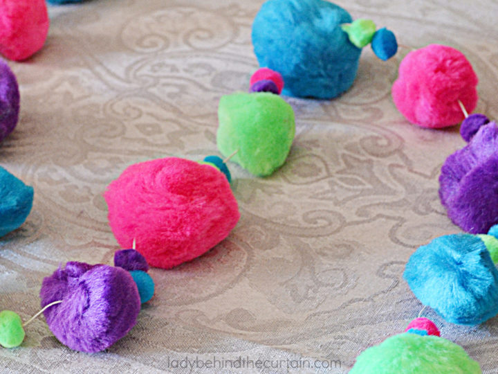 How to make Pom Pom Garland