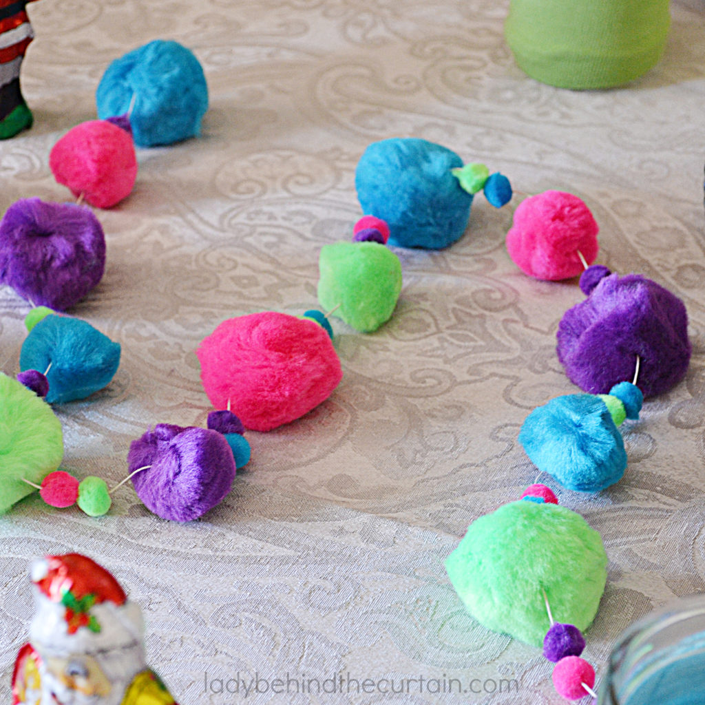 How to make Pom Pom Garland