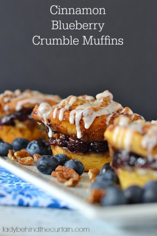 Cinnamon Blueberry Crumble Muffins - Lady Behind The Curtain