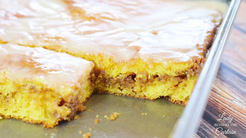 Honey Bun Cake