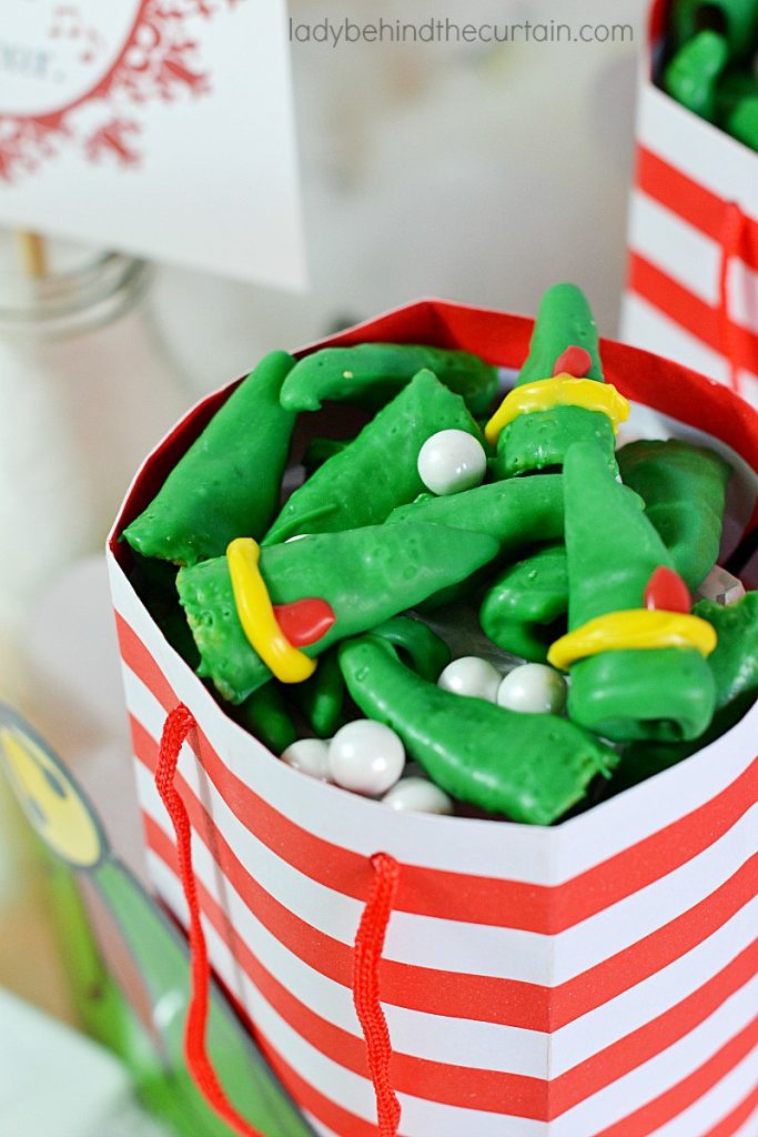 Buddy the Elf Hat and Snowball Party Mix