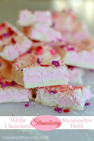White Chocolate Strawberry Marshmallow Bark - Lady Behind The Curtain