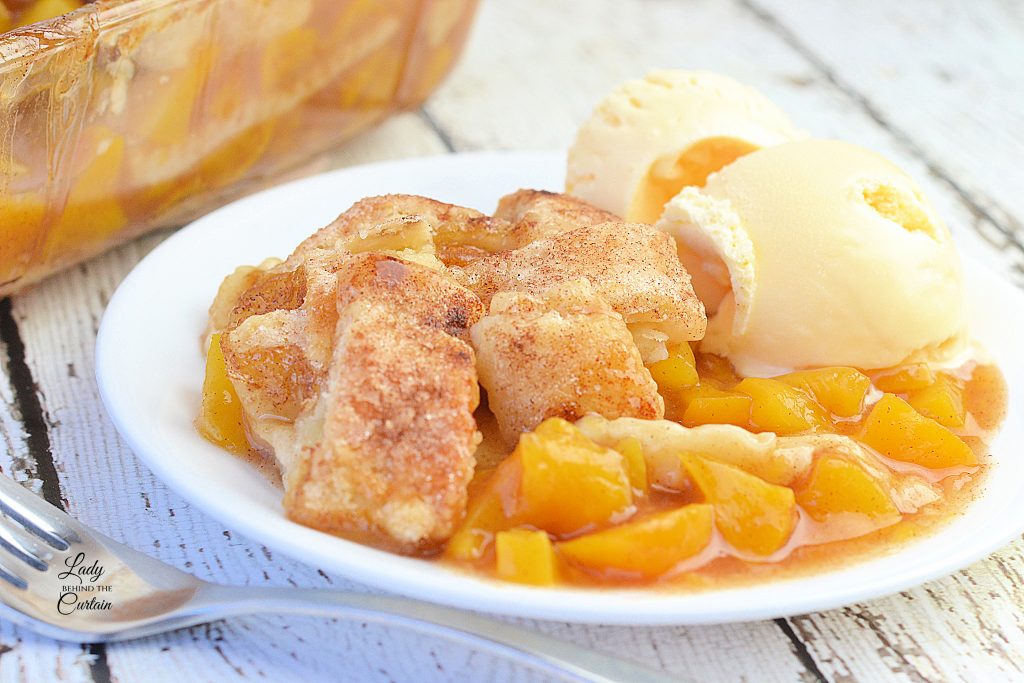 Mom's Classic Peach Cobbler