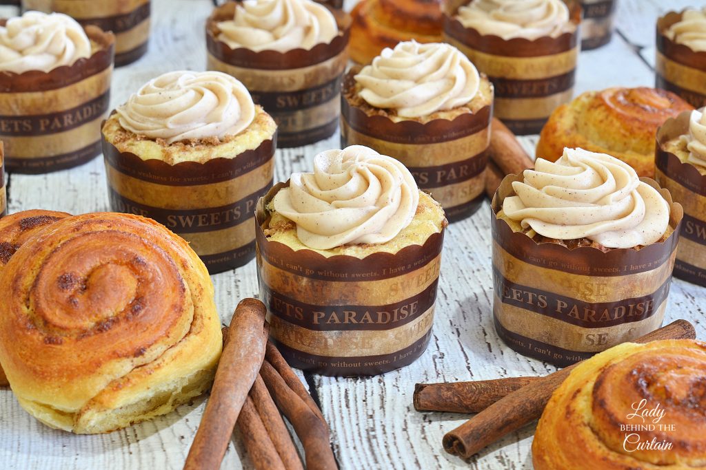 Cinnamon Roll Cupcakes