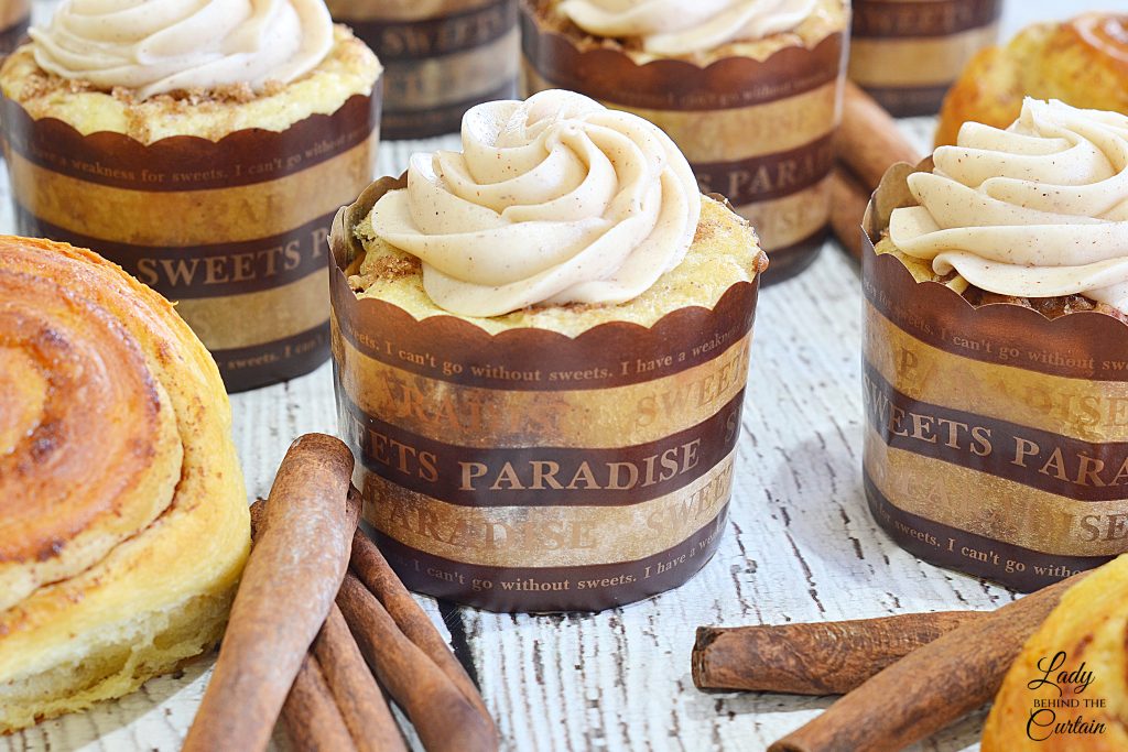 Cinnamon Roll Cupcakes