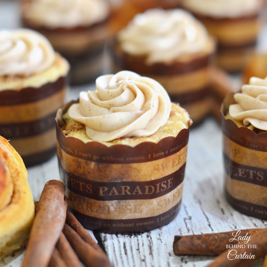 Cinnamon Roll Cupcakes