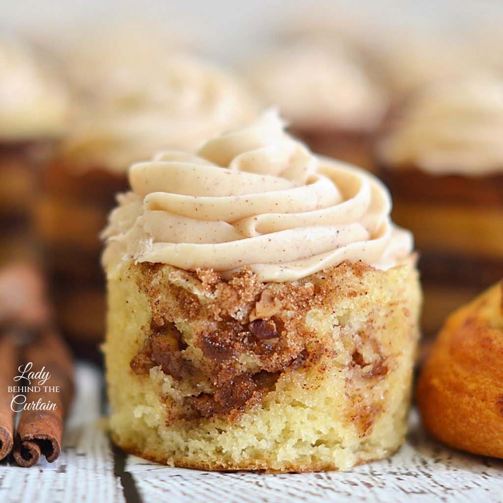 Cinnamon Roll Cupcakes