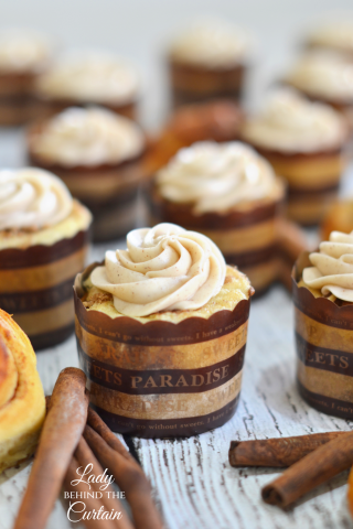 Cinnamon Roll Cupcakes