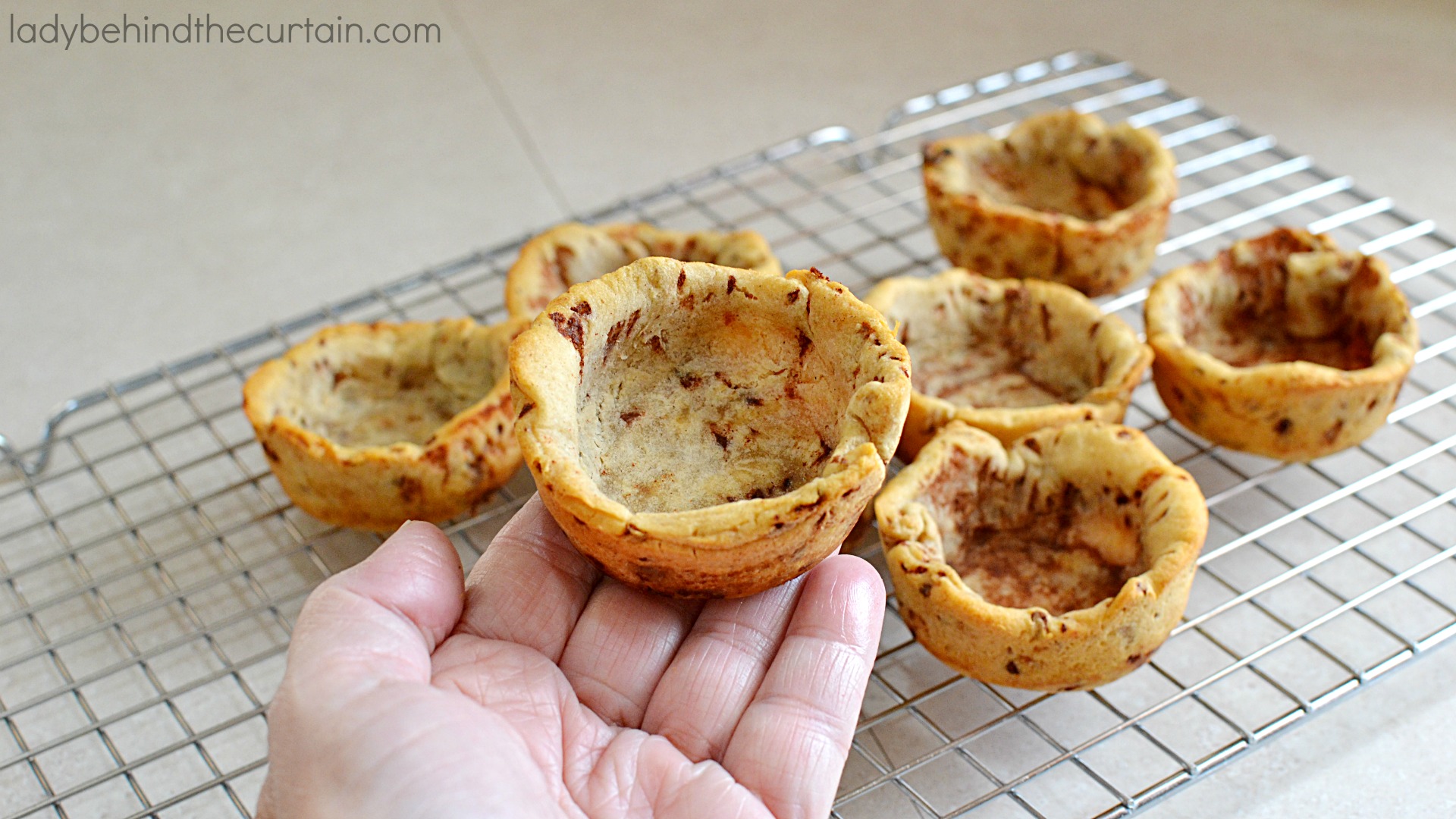 Easy Cinnamon Roll Dessert Cups | Create your own dessert cups with store bought cinnamon rolls. Serve your favorite desserts in a cup. 