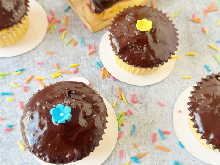 Eclair Cupcakes