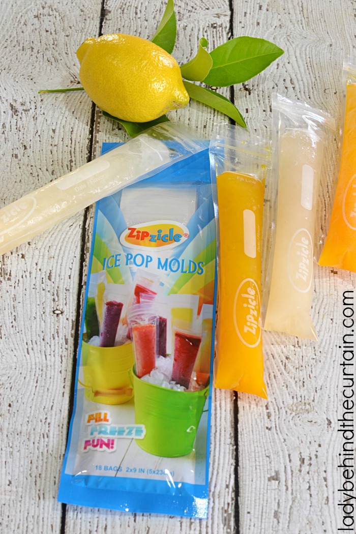 Organic Lemonade Fun Pops | These fresh fun pops are super easy to make. I love that they aren't full of sugar and things I can't pronounce. The great thing about these pops are how easy they are to customize to your families tastes. What makes them fun are the nifty little zip top bags you make them in.