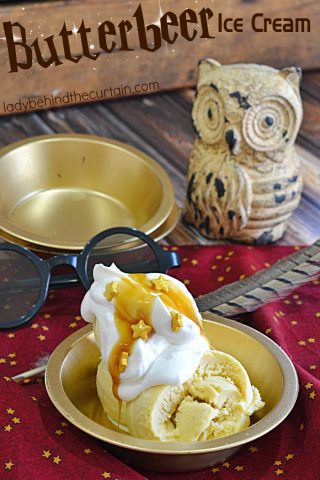Butterbeer Ice Cream | Celebrate summer and The Wizarding World of Harry Potter with this delicious cream Butterbeer ice cream.