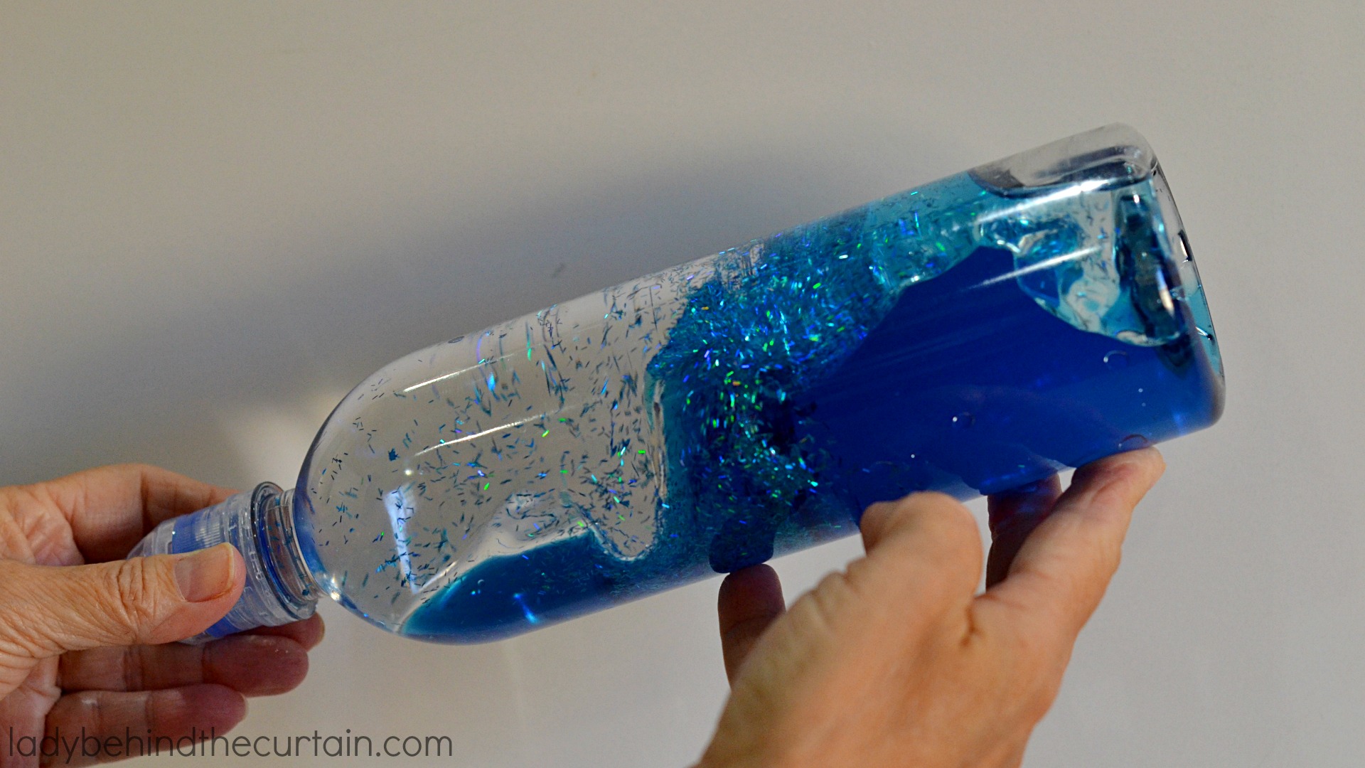 Finding Dory Ocean In A Bottle Party Favor | These fun ocean bottles are great as a party favor (maybe more for the Moms then the kids). They are something that can be used over and over again.