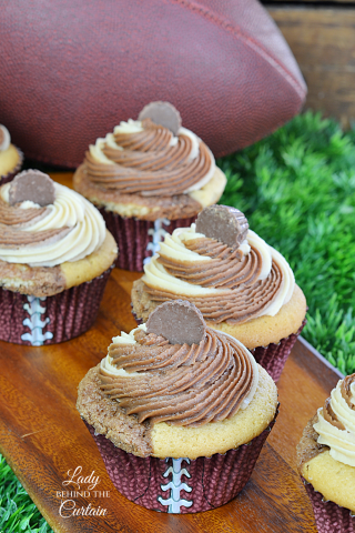 Peanut Butter Chocolate Twist Cupcakes