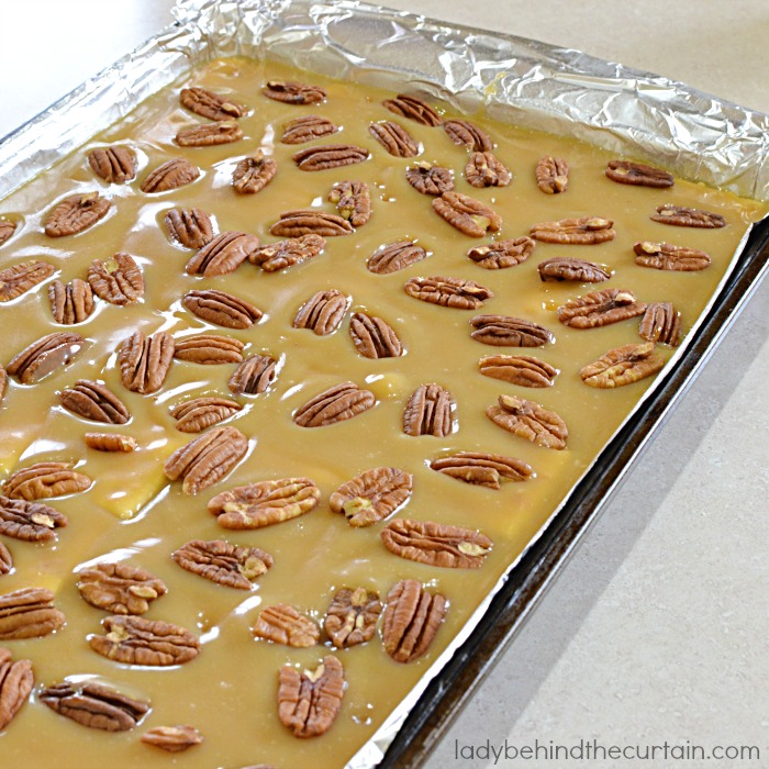 White Chocolate Pecan Pie Candy | Super easy to make and totally addicting!