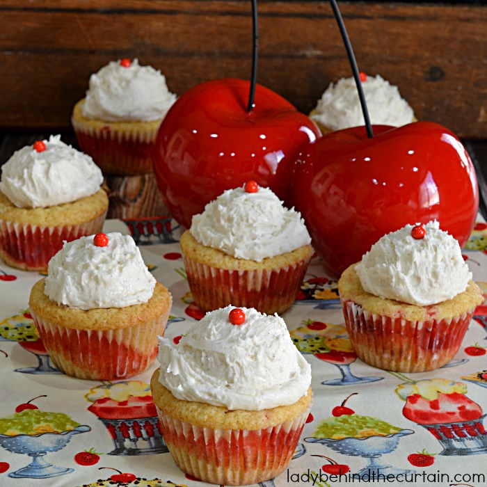 Cherry Cobbler Cupcakes, Summer Barbecue Cupcakes, Cherry Pie, Cherries, Spring Cupcakes, Valentines Day Cupcakes