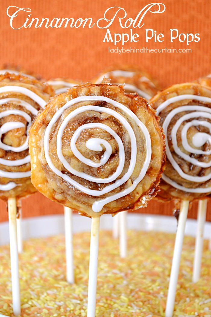 Cinnamon Roll Apple Pie Pops | fun party food, apple pie, cinnamon roll, easy freezer dessert, summer party dessert, game day dessert