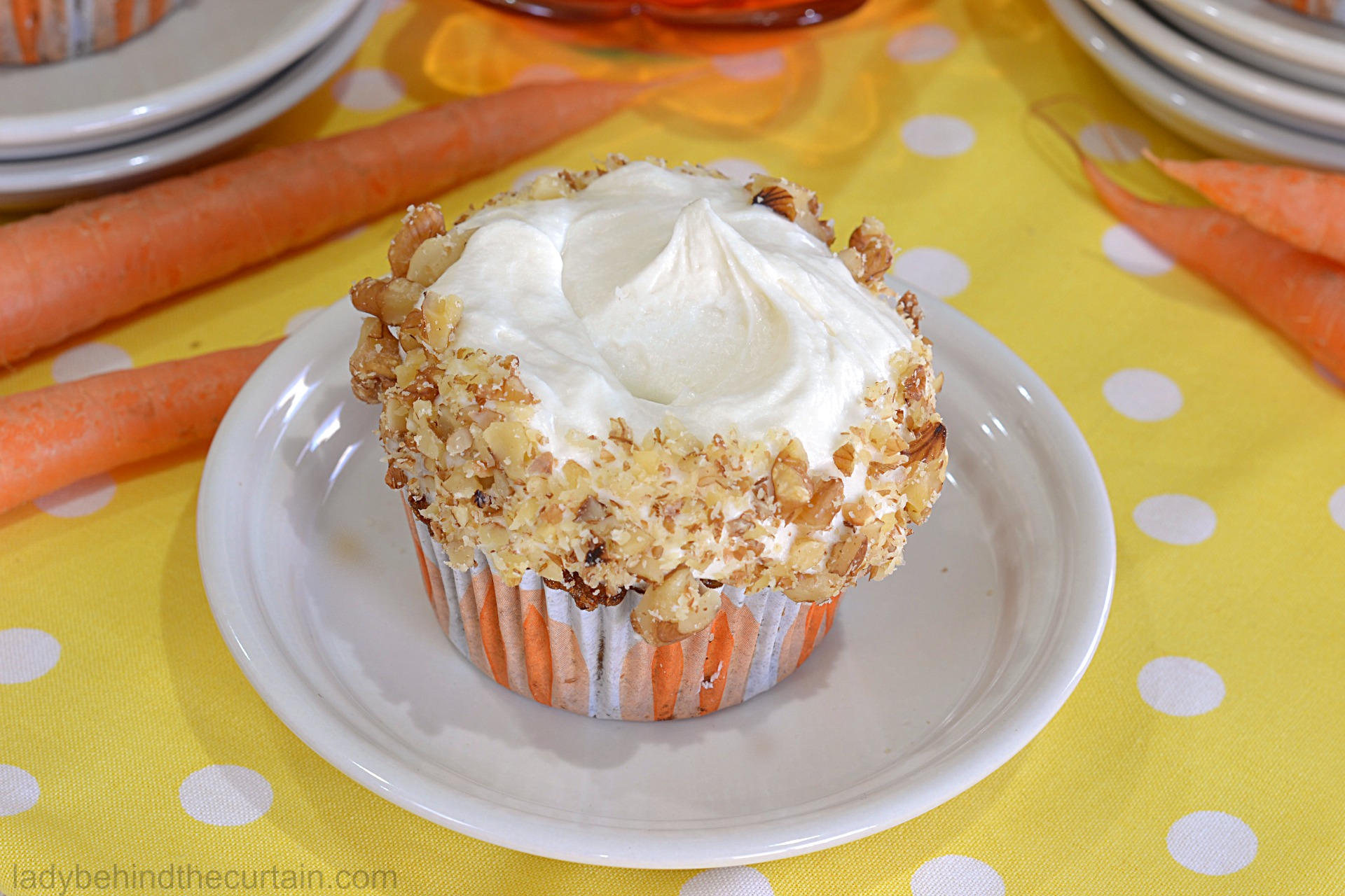 Pineapple Carrot Cupcakes | Easter Brunch Recipe, Carrot Cake Recipe, Easy Recipe, Cupcakes