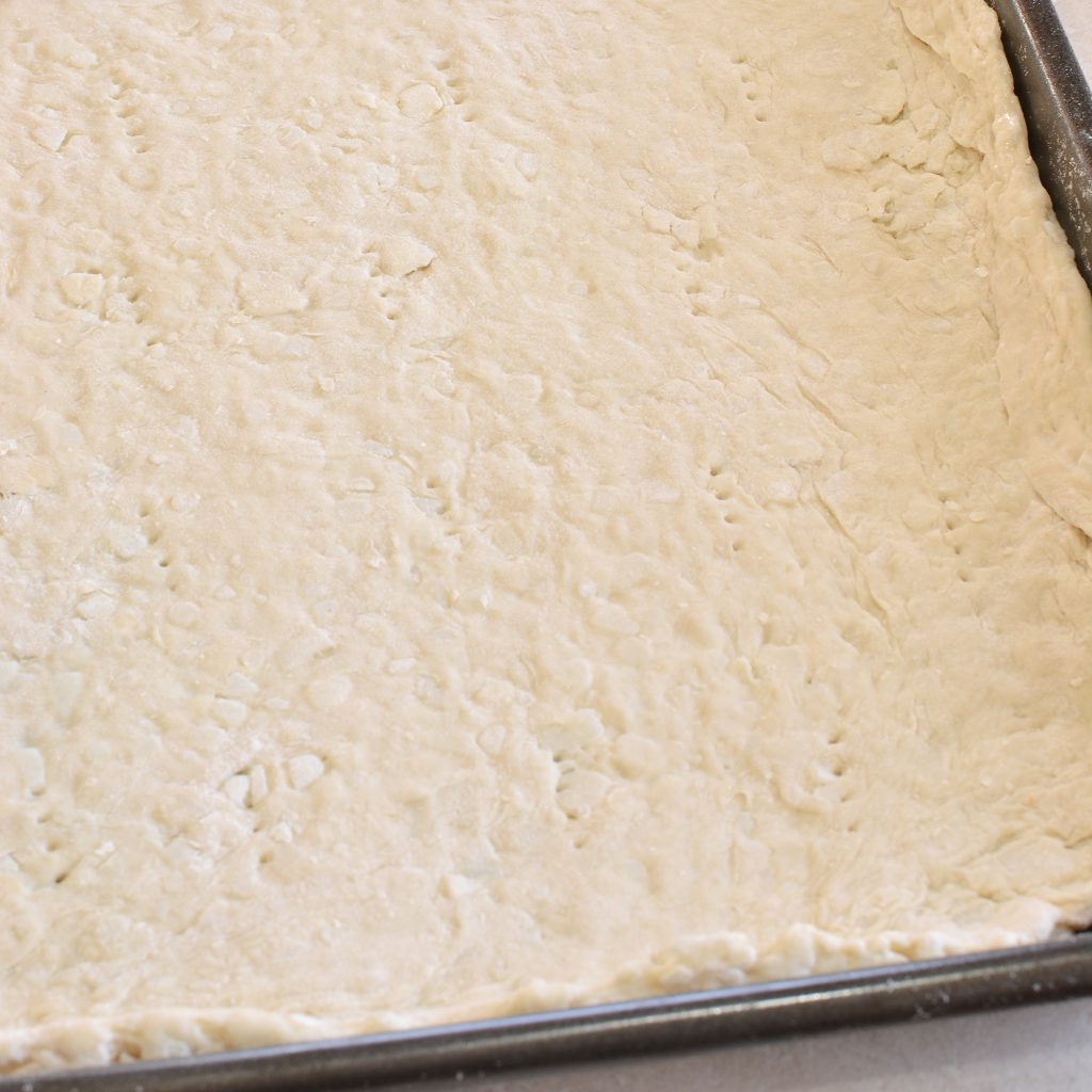Biscuits and Gravy Breakfast Pizza