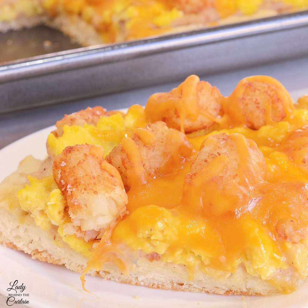 Biscuits and Gravy Breakfast Pizza