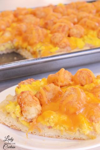 Biscuits and Gravy Breakfast Pizza