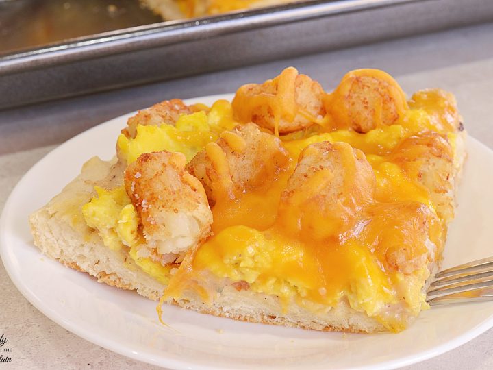 Biscuits and Gravy Breakfast Pizza