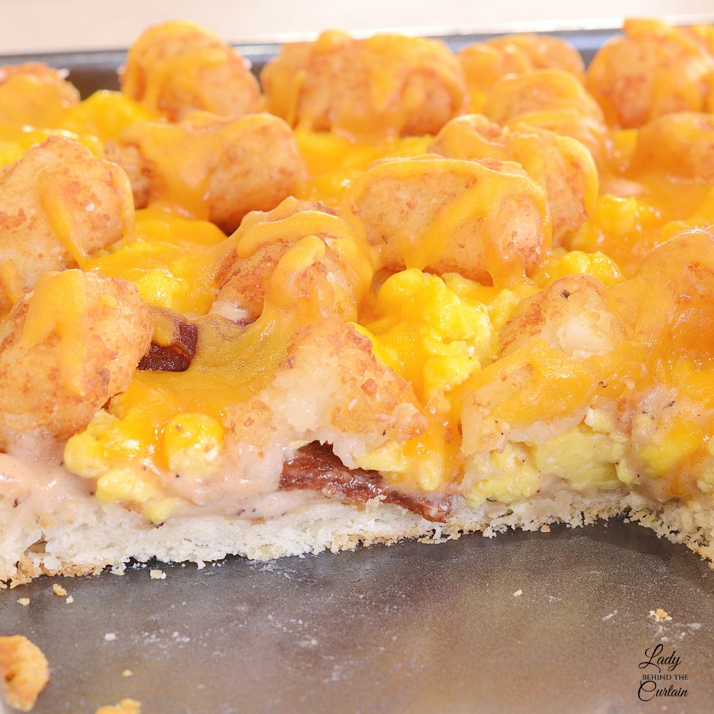Biscuits and Gravy Breakfast Pizza