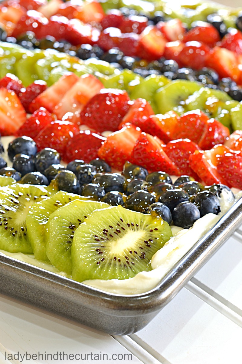 Crowd Pleasing Fruit Pizza