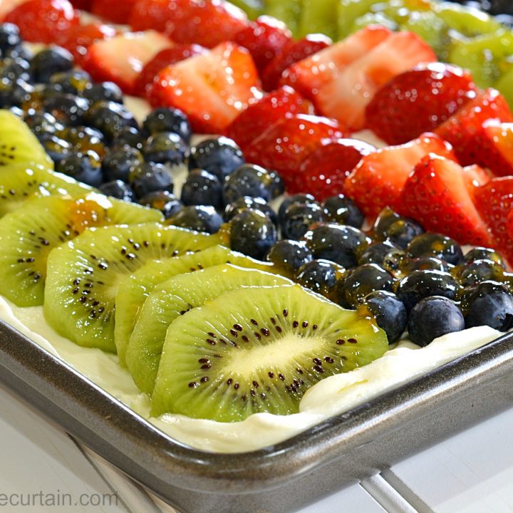 Crowd Pleasing Fruit Pizza