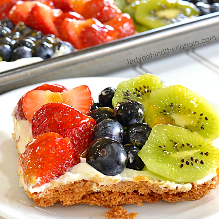 Crowd Pleasing Fruit Pizza