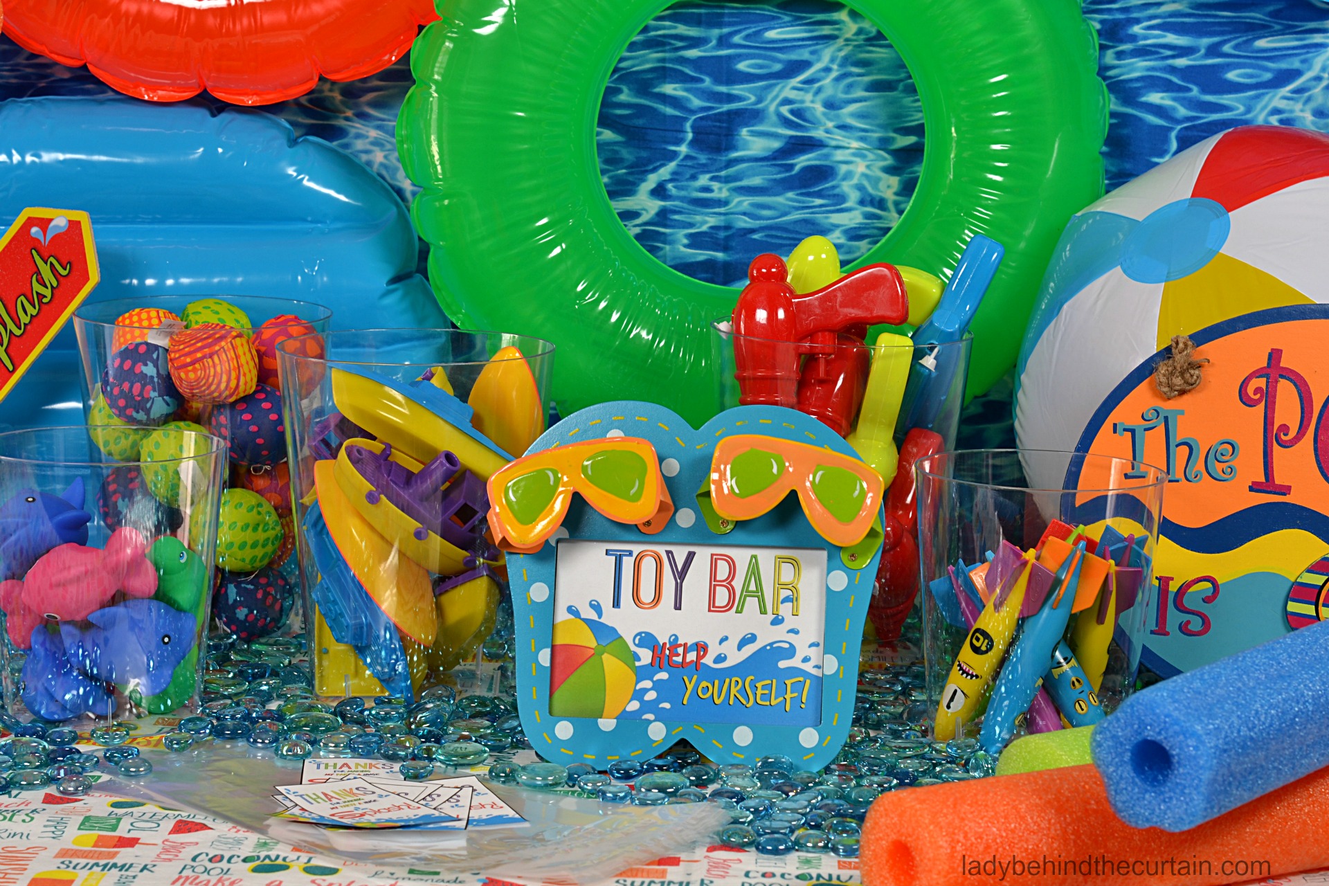 Make A Splash: How to Plan a Pool Party