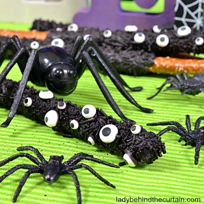 Halloween Spider Pretzels