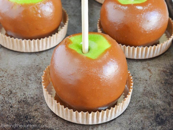 Old Fashioned Caramel Apples