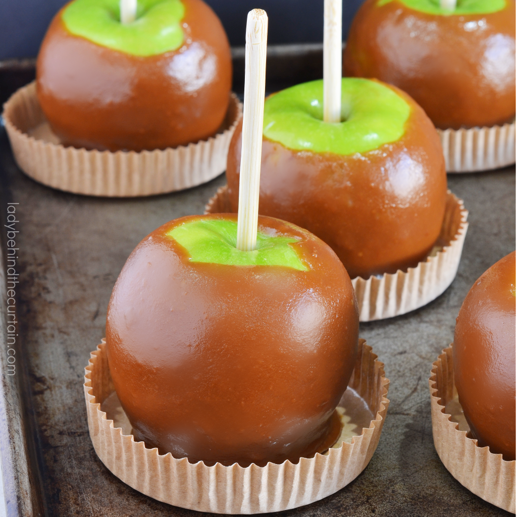 Old Fashioned Caramel Apples