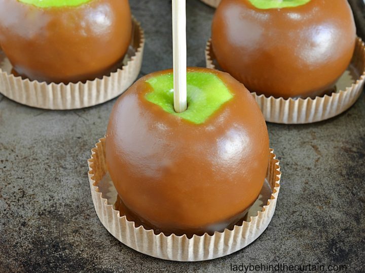 Old Fashioned Caramel Apples